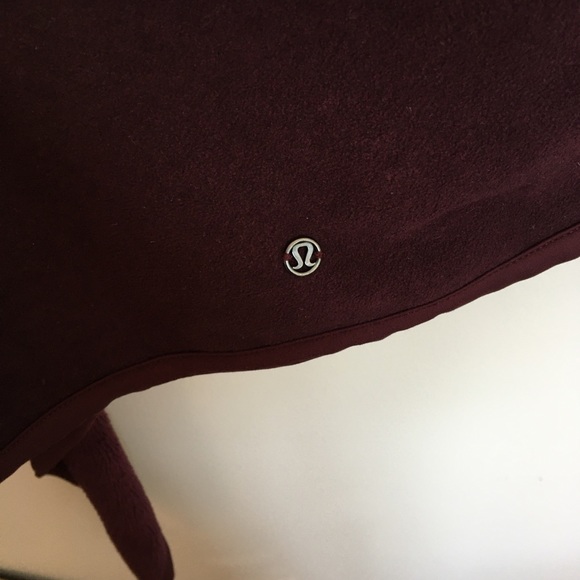 Lululemon Presence of Mind Wrap in Bordeaux - Picture 6 of 12